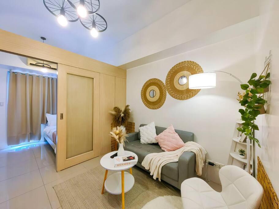 Apartment 1br Condotel W Balcony Sm Light Residences -lt02 *