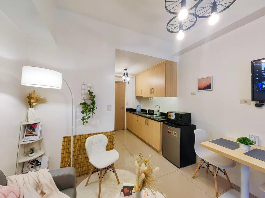 1br Condotel W Balcony Sm Light Residences -lt02 *