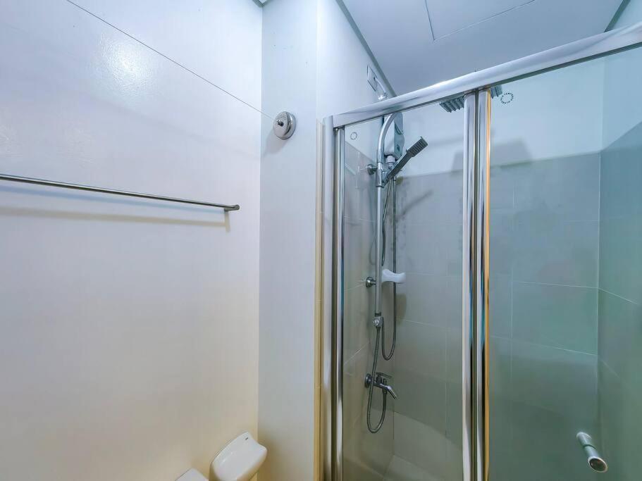 1br Condotel W Balcony Sm Light Residences -lt02